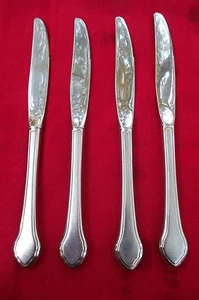 SUMMER MIST LIMELIGHT CASSANDRA 4 coltelli da tavola Rogers Oneida posate inox - Foto 1 di 3