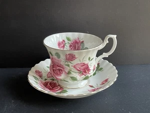 Royal Albert Giant Pink Tea roses Teacup & Saucer Bone China Made in England - Bild 1 von 8