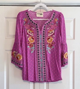 Savanna Jane Damen rosa Blumen bestickt Tunika Top Boho Small neu ohne Etikett - Bild 1 von 5