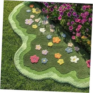 Unregelmäßige süße grüne Moos Teppiche für Schlafzimmer, grün ästhetischer Bettvorleger Wohnen  - Bild 1 von 7