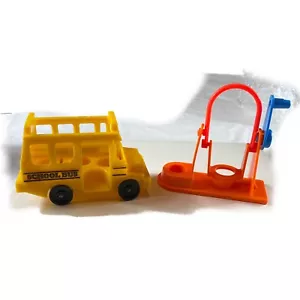 Vintage Fischer Price Little People ~ Lot Of 2 ~ School Bus, Jump Rope ~ 1988 - Picture 1 of 11