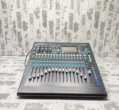 Mezclador digital montable en rack Allen & Heath QU-16C Foto 1 de 4