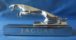 JAGUAR LEAPING CAT MASCOT MOUNTED ON CHROME BASE CAT1 - Picture 1 of 1