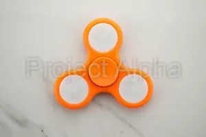 Leichter Hand Spinner Tri Handschmeichler Spinner Kreisel Figet Schreibtisch Spielzeug EDC Focus ADHS »USA« - Bild 1 von 17