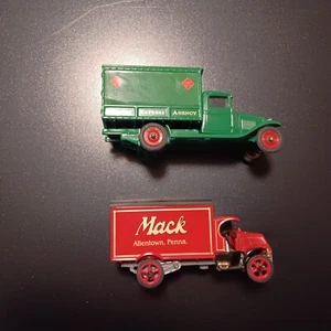 Ertl Collectable trucks - Picture 1 of 8