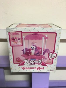 BABY KEYPERS TREASURE BED LETTO CON VANO SEGRETO #7975 TONKA 1988 NEW SET - Bild 1 von 6