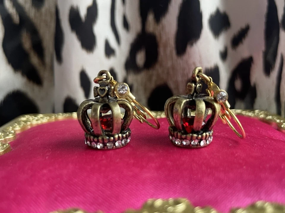 Pendientes Betsey Johnson Vintage Compromiso Real Rubí Rojo Bronce Corona Joya Foto 1 de 2