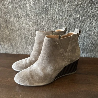 Botín Vionic Paloma 7 marrón gamuza cuero cuña resistente a la intemperie mínimo Foto 1 de 4