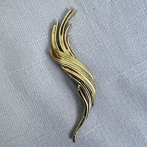 Spilla bavero oro bigiotteria spilla lunga moderna accessorio carriera contemporaneo gi - Foto 1 di 5