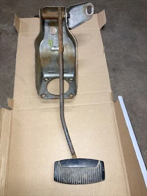 2000- 2003 Ford F150 brake pedal Assembly bracket - Image 1 of 4