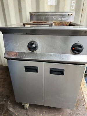 Lincat Commercial Twin Tank Twin Basket Freestanding Gas Fryer Refurbished - Image 1 of 3