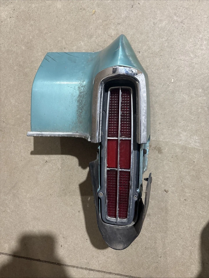 Conjunto de luz trasera derecha Chevrolet Monte Carlo 1970 1971 1972 Foto 1 de 4