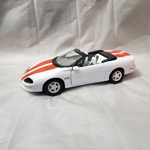 ERTL 1:18 1996 CHEVY CAMARO Z/28 WHITE W/ORANGE STRIPES - Picture 1 of 20