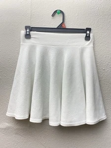 Urban Coco WHITE Polyester Stretch Swing Mini Skirt, Size XS - Picture 1 of 6