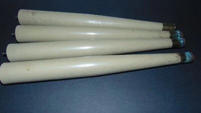 Lote 4 patas de mesa cónicas mediados de siglo madera rubia con tapas doradas atornillables 13,5" Foto 1 de 4