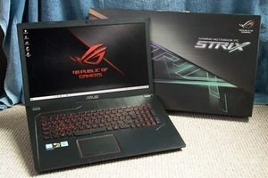 Asus ROG Strix Laptop 17.3in Intel i5 1TB + 128GBSSD 8GB GeForce GTX 1050 Win 10 - Photo 1/20