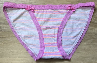 Bragas de bikini vintage Victoria's Secret a rayas de algodón de encaje de cuerda baja lazos S Foto 1 de 3