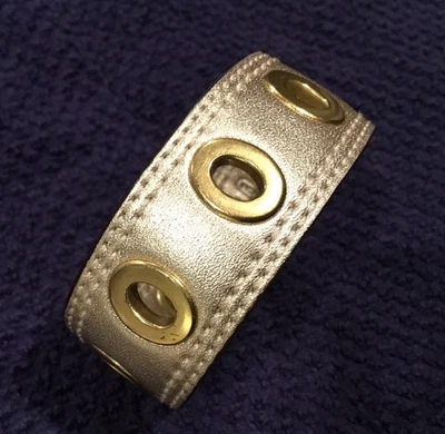 蔻驰金属金色皮革索环手镯手链 F94126 轻量级 S M 腕 — 第 1/4 张图片