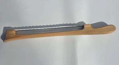 Cuchillo de pan con arco de violín de colección mango de madera dentado hecho a mano en caja Foto 1 de 4
