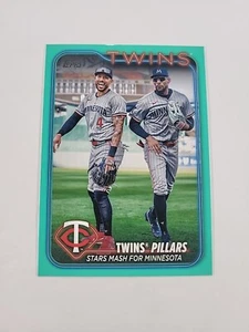 Serie Actualización Topps 2024 Gemelos Pilares Aqua Fanatics Gemelos Paralelos #US289 - Imagen 1 de 3