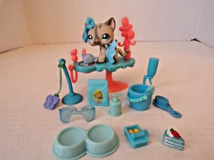 Littlest Pet Shop~#468~Cat~Gray Striped~Plain Tail~Blue Flower Eyes~Authentic - Picture 1 of 5