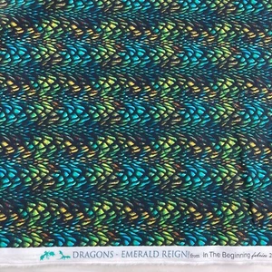 Emerald Reign Drachenschuppen Baumwollstoff Grüntöne Blau Orange BTY - Bild 1 von 4