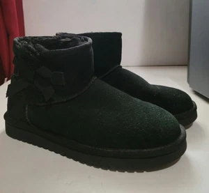 Koolaburra by UGG Mini schwarze Stiefel – Damengröße 6, neu - Bild 1 von 4