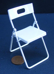 White Painted Metal Folding Chair Tumdee 1:12 Scale Dolls House Miniature 230 - Picture 1 of 7