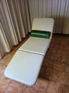 Massageliege höhe elektrisch verstellbar guter zustand gebraucht - Bild 1 von 7