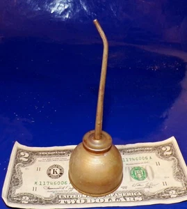 Small Vintage Military Thumb Pump Oil Can 27-40B.29 - Picture 1 of 3