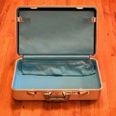 Preowned Zero Halliburton Aircraft Aluminum  21" X 13" X7.5"  Travel Suitcase - Image 1 of 4