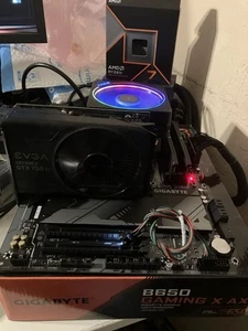 CPU+MB+RAM Combo - AMD Ryzen™ 7 9700X + GIGABYTE B650 Gaming X AX + 32 GB DDR5 - Afbeelding 1 van 4