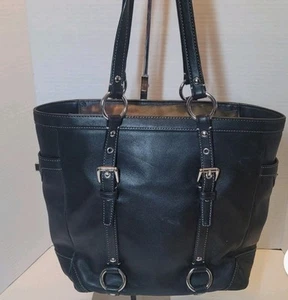 Bolso de Mano COACH Cuero Negro con Herrajes Plateados. Excelente estado vintage - Imagen 1 de 9
