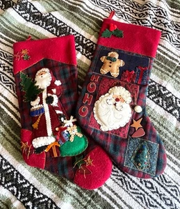 Coppia calze natalizie vintage rustiche plaid feltro applique Babbo Natale pan di zenzero 18" - Foto 1 di 13