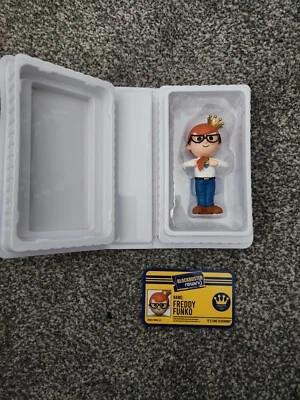 FUNKO REWIND! FREDDY FUNKO COMIC HERO COMMON VARIANT BLOCKBUSTER VHS SDCC 2023 - Imagem 1 de 4