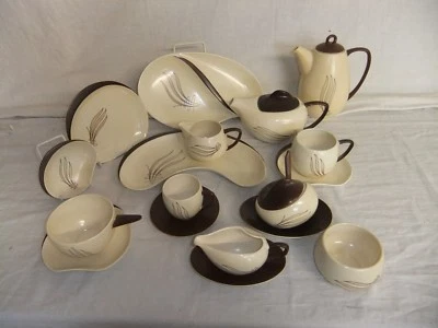 Carlton Ware Australian Design hand painted ART DECO beige & brown pottery 5E4A - Image 1 of 3