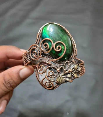 Brazalete de labradorita verde hecho a mano envuelto en alambre de cobre pulsera ajustable Foto 1 de 4