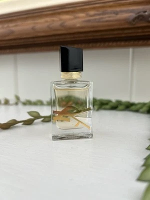 YVES SAINT LAURENT LIBRE Eau De Parfum EDP MINI Splash 0,25 oz/7,5 ml Foto 1 de 4