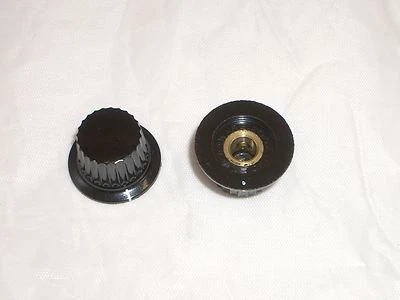 GC 1610A DIAL KNOB 15/16" SKIRTED BLACK 1/4" in SHAFT RADIO 1PC - Image 1 of 3