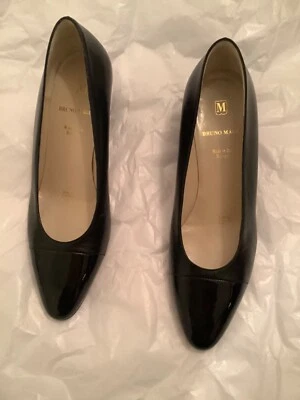 NEW Bally Paula Black Leather w/ Patent Leather Cap Toe Classic Pumps - 8 M - Image 1 of 4