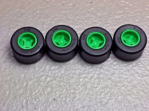 New LEGO Bright Green Wheel 8mm x 9mm Black Tire 14mm x 9mm (x4) 74967/30028 - Picture 1 of 7