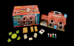 COMPLETO Vintage Fisher Price Little People Play Family #952 Marrone Tudor House + SCATOLA - Foto 1 di 24
