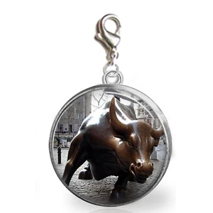 Wall Street Charging Bull NY Charm für Armbänder Geldbeutelanhänger Fotoschmuck - Bild 1 von 1