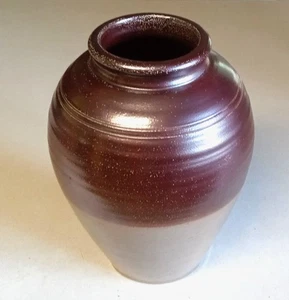 Rare 1990 Williamsburg Restoration Rowe Pottery Works Large 11" by 7.5" Vase - Picture 1 of 5