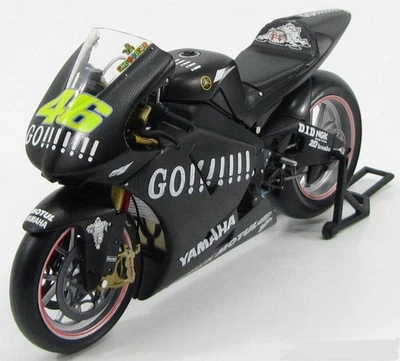 Minichamps Yamaha Valentino Rossi Test Per Stagione 2004 Code 122043946 - Immagine 1 di 4