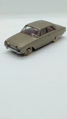 Ford Taunus 17M bronze Dinky Toys 559 bronzo 1/43 - Immagine 1 di 4
