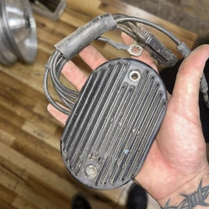 GENUINE HARLEY DAVIDSON 01-06 HERITAGE SOFTAIL VOLTAGE REGULATOR 74540-01 - Picture 1 of 3