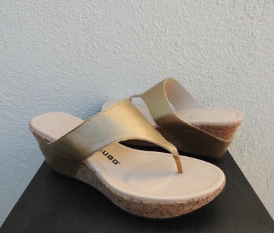 TSUBO MODELO SANDALIAS CUÑA CORCHO CUERO DORADO TACÓN, MUJER US 8.5/ EUR 39.5 ~NUEVAS Foto 1 de 4