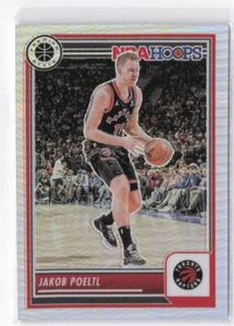 2023-24 Creolen Premium Stock Jakob Poeltl #122 Silver Prizm - Bild 1 von 2