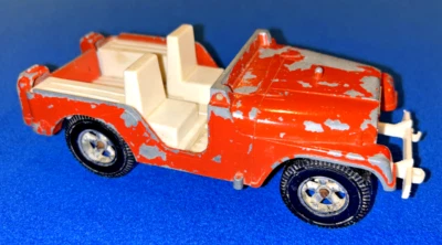 Литой красный джип Hubley Toy No1710 белый салон длина 7 дюймов - Изображение 1 из 4